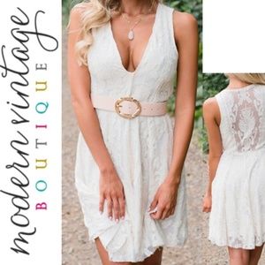 NWT! MODERN VINTAGE Boho Lace Knee-Length Dress